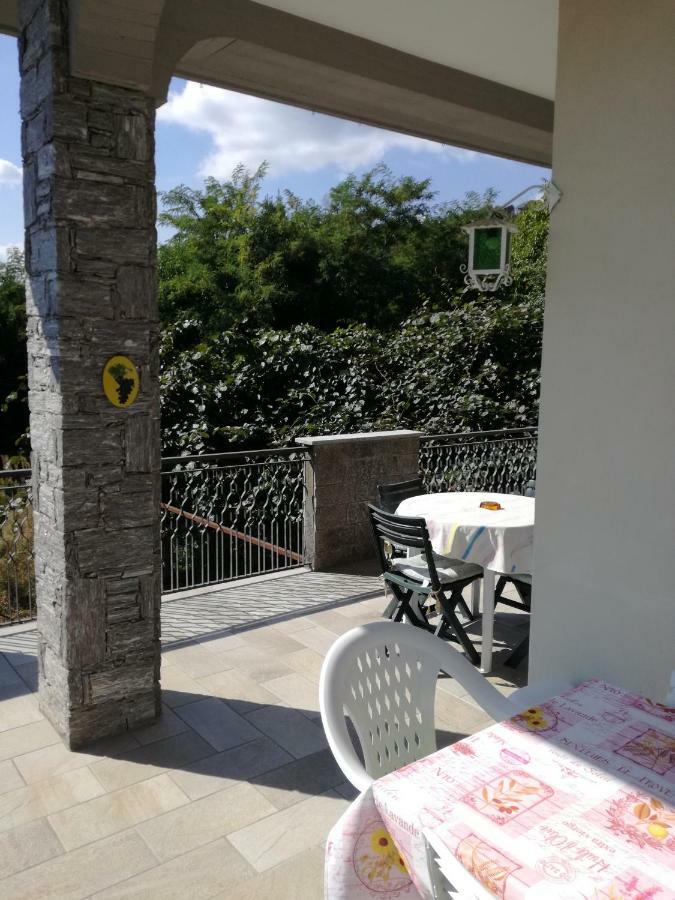 Casale Cadeloro Lägenhet Nebbiuno Exteriör bild
